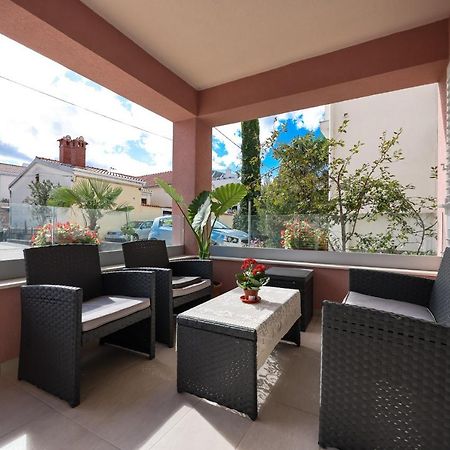 Apartment Puntamika Villa De Rosa - Ground floor Zadar Exteriör bild