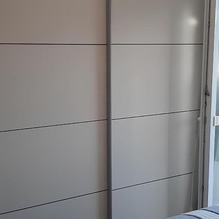 Apartment Puntamika Villa De Rosa - Ground floor Zadar Exteriör bild