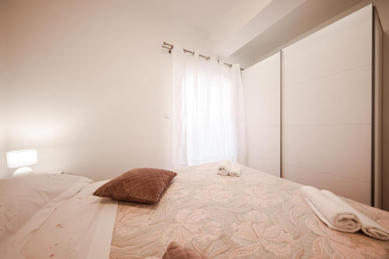 Apartment Puntamika Villa De Rosa - Ground floor Zadar Exteriör bild